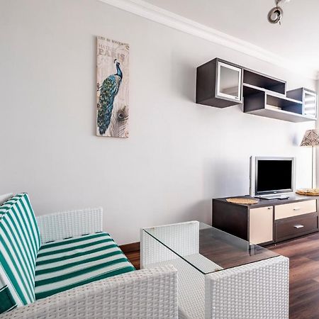 Sleek Flat 50 M To Bull Statue In Kadikoy Lejlighed Istanbul Eksteriør billede