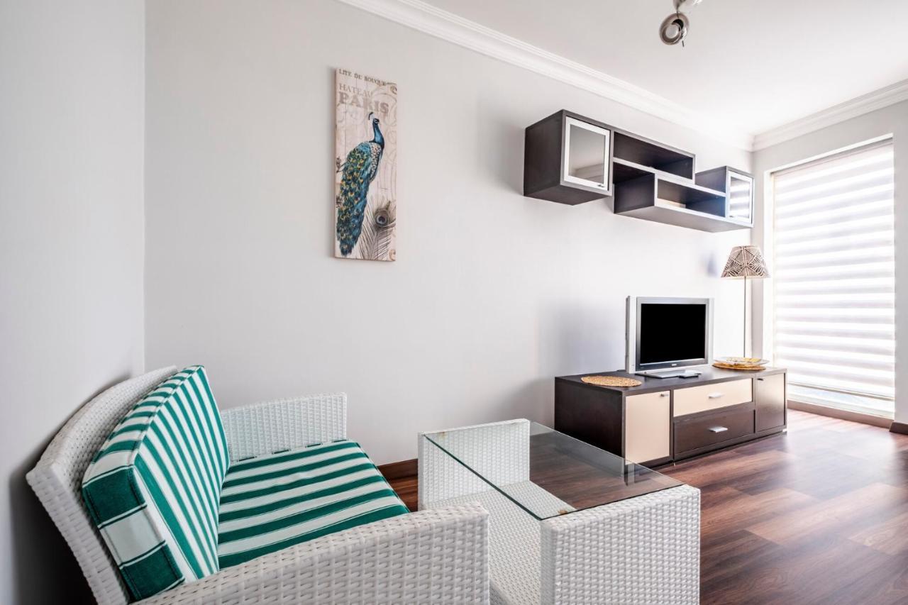 Sleek Flat 50 M To Bull Statue In Kadikoy Lejlighed Istanbul Eksteriør billede